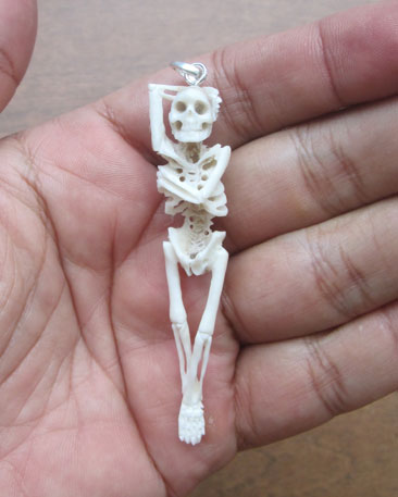 Human-Skeleton-Bone-Carving-Pendants-001