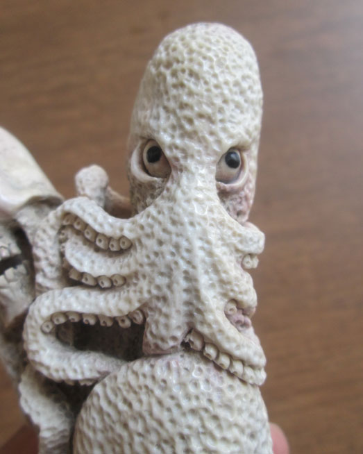 Octopus-Skull-Bone-Knife-Handle-Carving-(4)